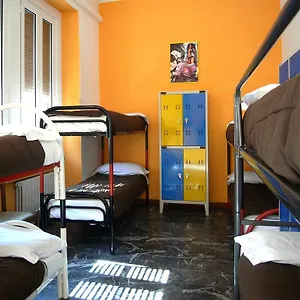  Hostel California